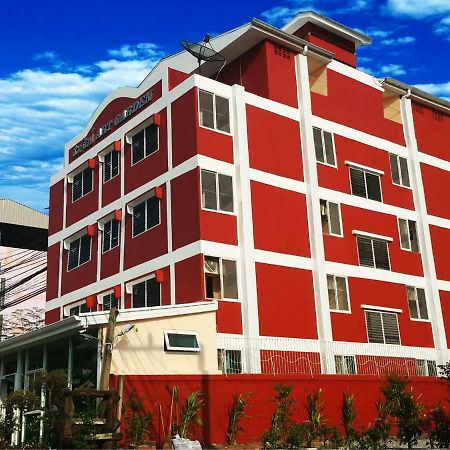 Aparthotel Suansin Art Garden Ban Lat Krachaeng Esterno foto