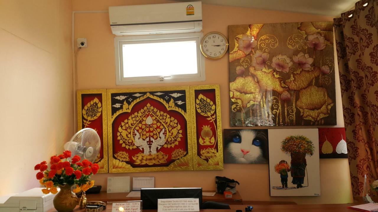 Aparthotel Suansin Art Garden Ban Lat Krachaeng Esterno foto