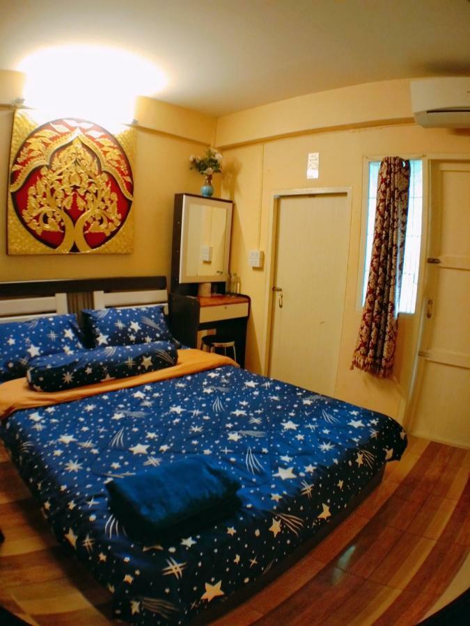 Aparthotel Suansin Art Garden Ban Lat Krachaeng Esterno foto