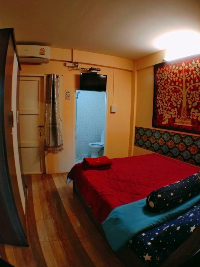 Aparthotel Suansin Art Garden Ban Lat Krachaeng Esterno foto